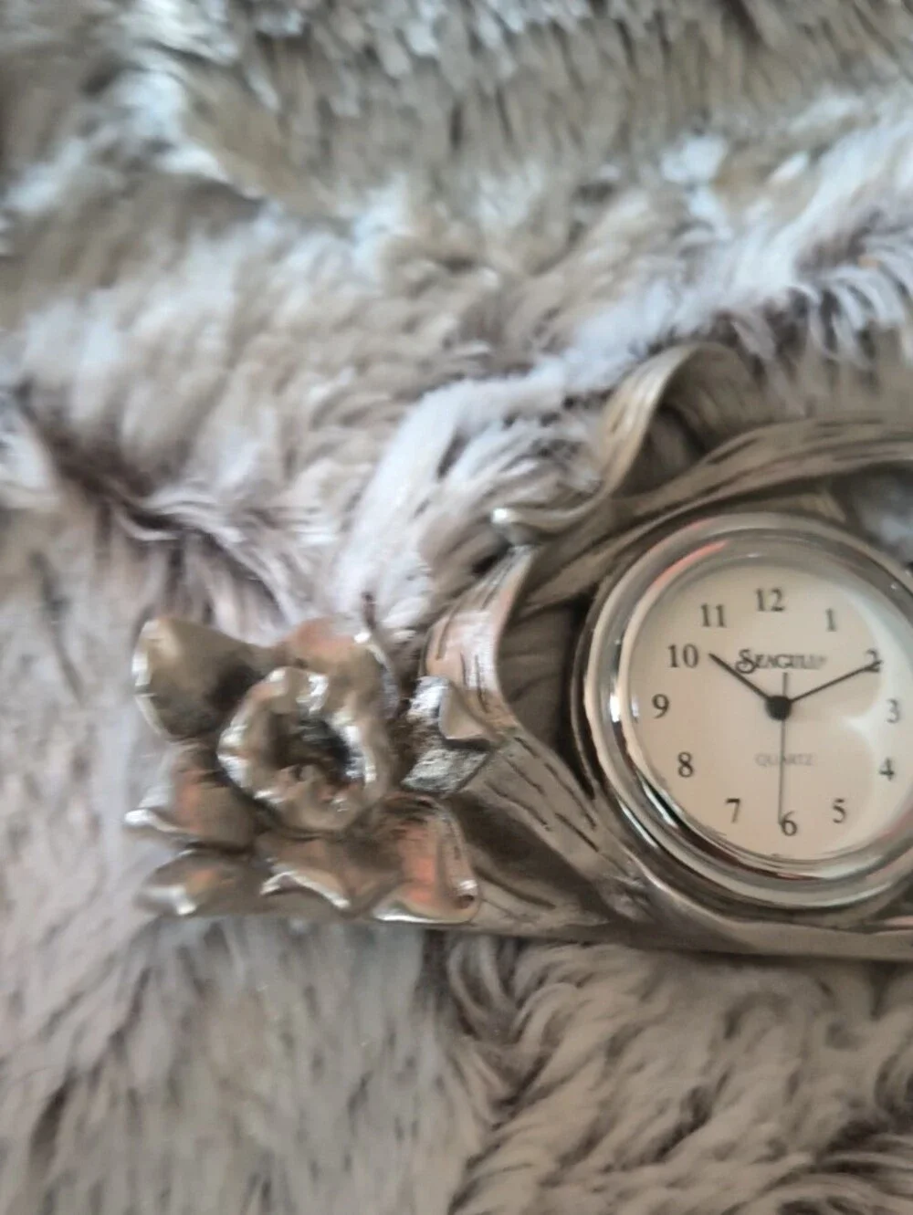 Seagull Pewter Silver Floral / Daffodils Small Mantel Clock - Silver - Vintage